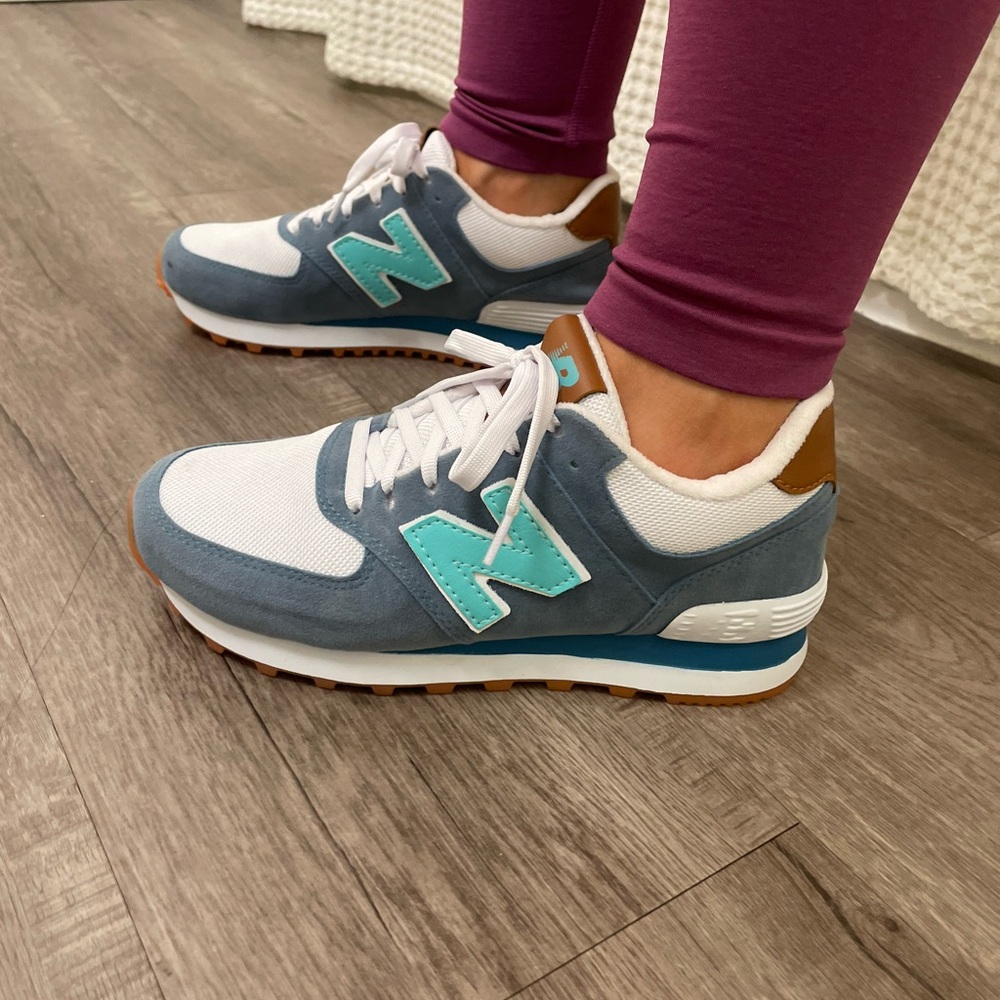 New Balance Women's Sneakers in Blue, Teal, White, and Brown